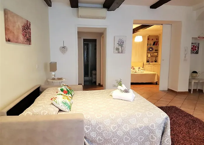 Il Salotto Di Via Giulia